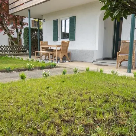 Chiemsee Schwanenloft Апартаменты *